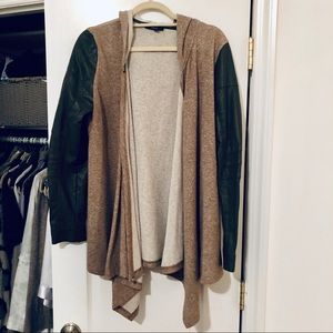 VERY J FAUX LEATHER OPEN FRONT CARDIGAN SIZE L